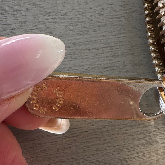 Louis Vuitton Damier Azur Zippy Wallet 100% Authentic - Picture 14 of 16